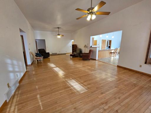 205 1st Street N, Fairmount, ND 58030