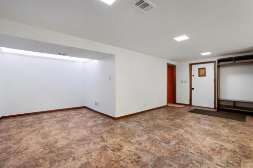 3407 cleveland st ne - Web Quality - 018 - 14 Family Room.jpg