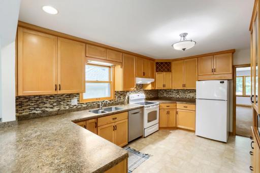 3407 cleveland st ne - Web Quality - 015 - 11 Kitchen.jpg