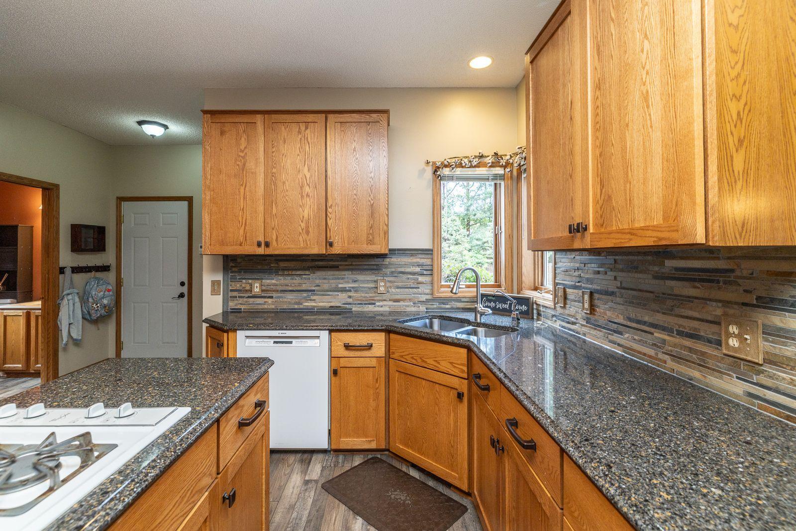 19860 Orr kitchen 2.jpeg