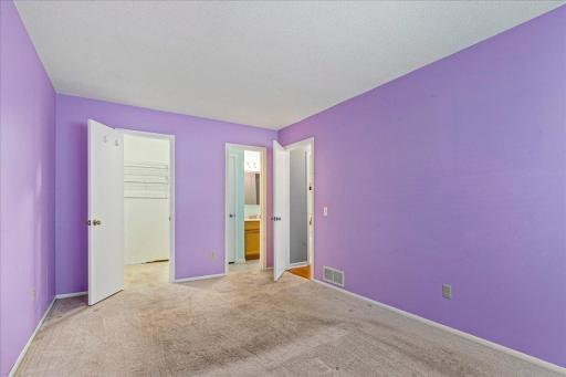 23-12272 17th Ave-18.jpg