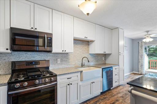 03-12272 17th Ave-12.jpg