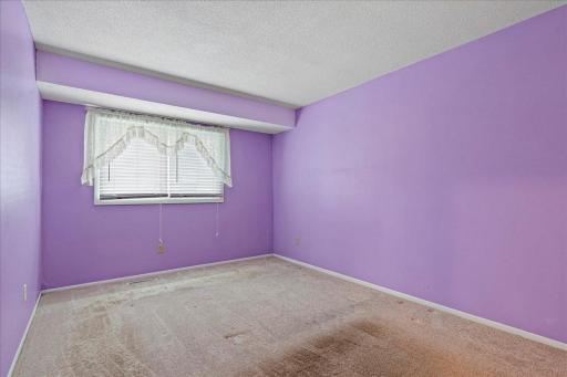22-12272 17th Ave-17.jpg