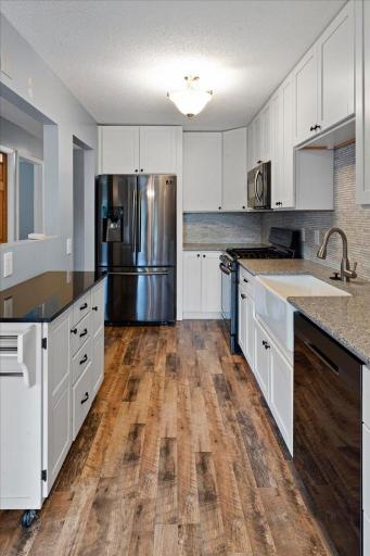 05-12272 17th Ave-10.jpg