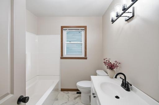 412 S Central Avenue, Mapleton, MN 56065