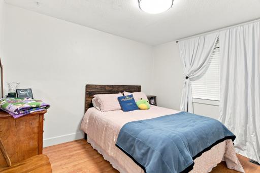 543 Crescent Drive, Thompson, ND 58278