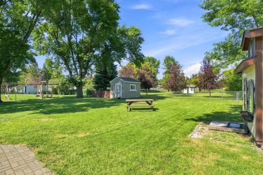 543 Crescent Drive, Thompson, ND 58278