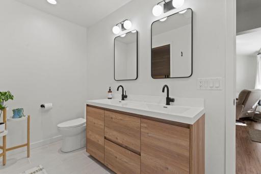 36-web-or-mls-20264 180th Ct-303.jpg