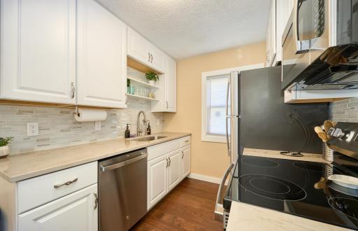 7525 Brunswick Avenue N, Brooklyn Park, MN 55443