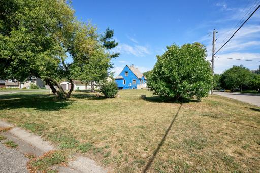 7525 Brunswick Avenue N, Brooklyn Park, MN 55443