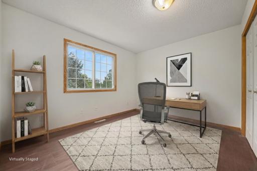 292 Tamarack virtual office.jpg