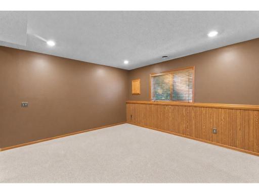 1070 Pine Street, Farmington, MN 55024
