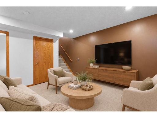 1070 Pine Street, Farmington, MN 55024