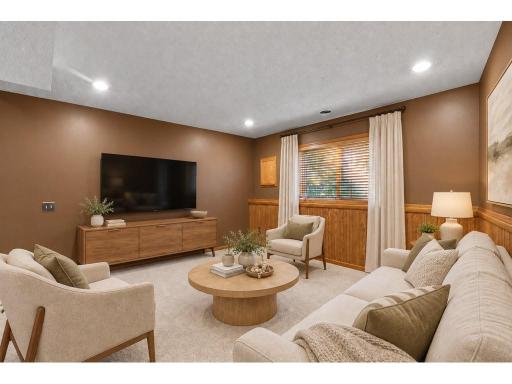 1070 Pine Street, Farmington, MN 55024