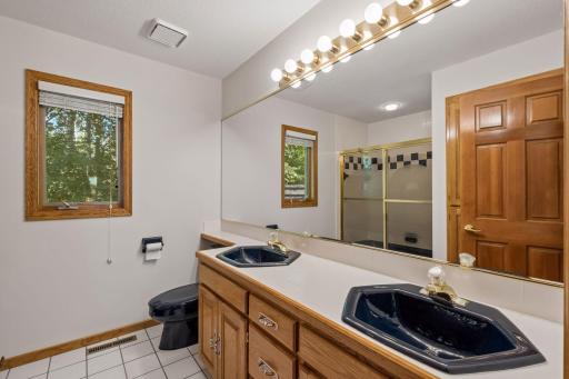 Upper level full bathroom with linen closet