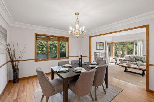 Room size can accommodate a larger table and additional furniture