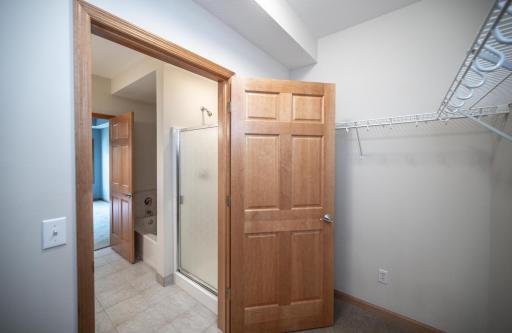 027-015-Closet-1500x978.jpg
