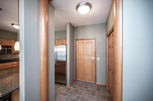 008-037-Entryway-1500x999.jpg