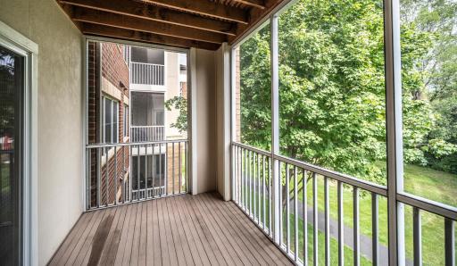 015-030-Screenedin Porch-1500x875.jpg