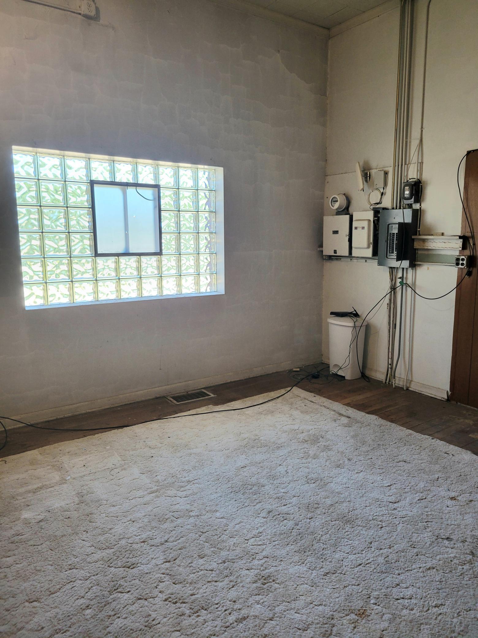 Large window with good light