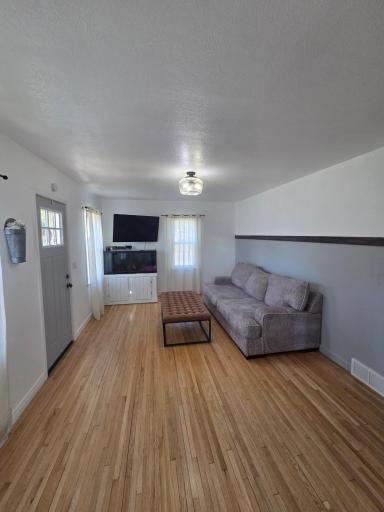 206 1st Street NE, Lidgerwood, ND 58053