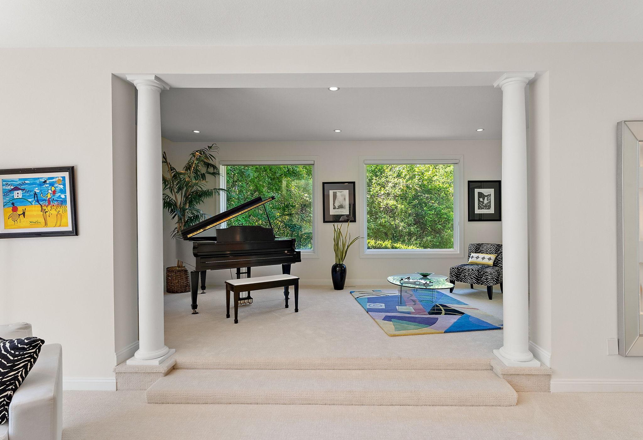 2nd main level living room