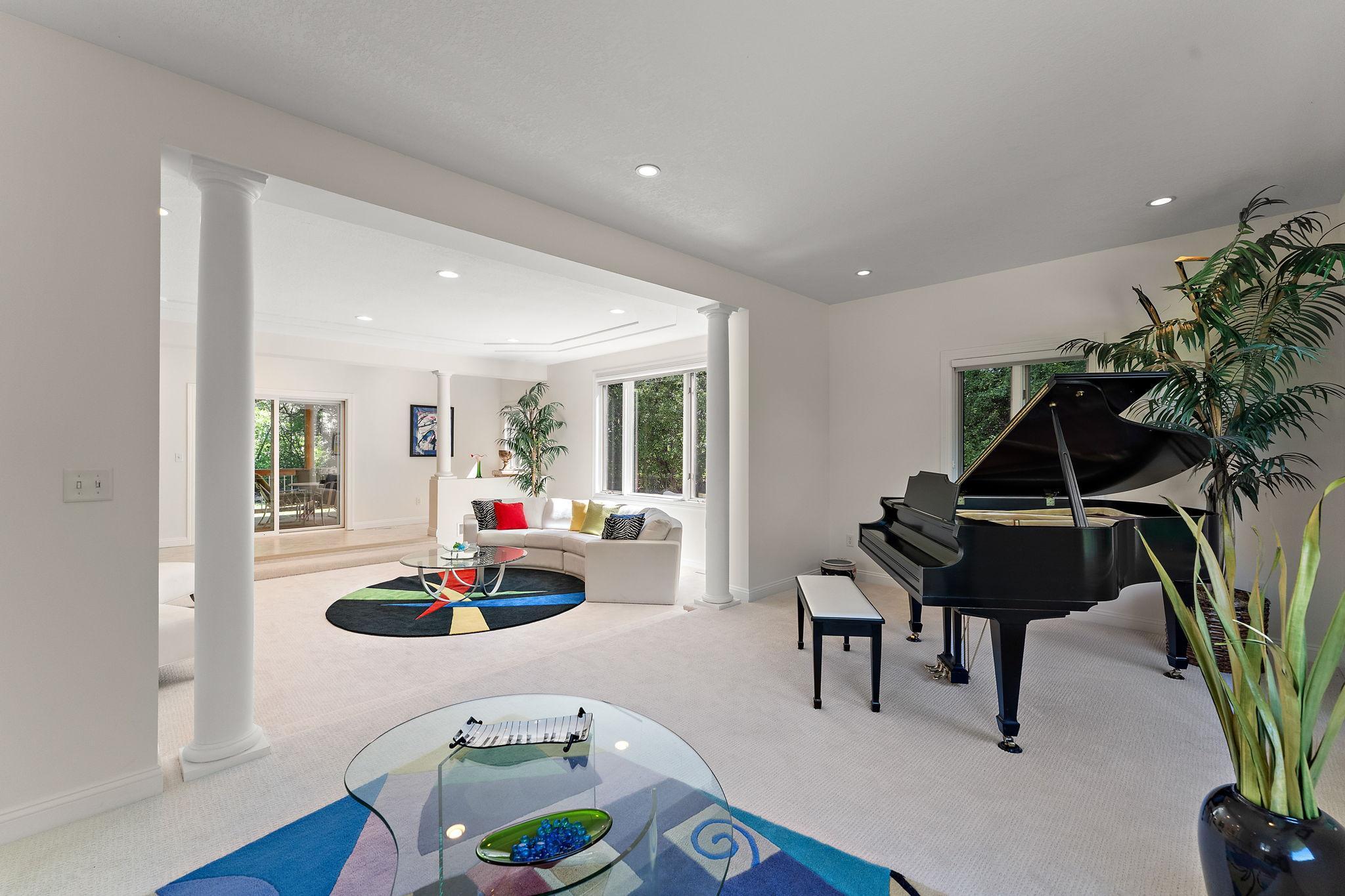 2nd main level living room