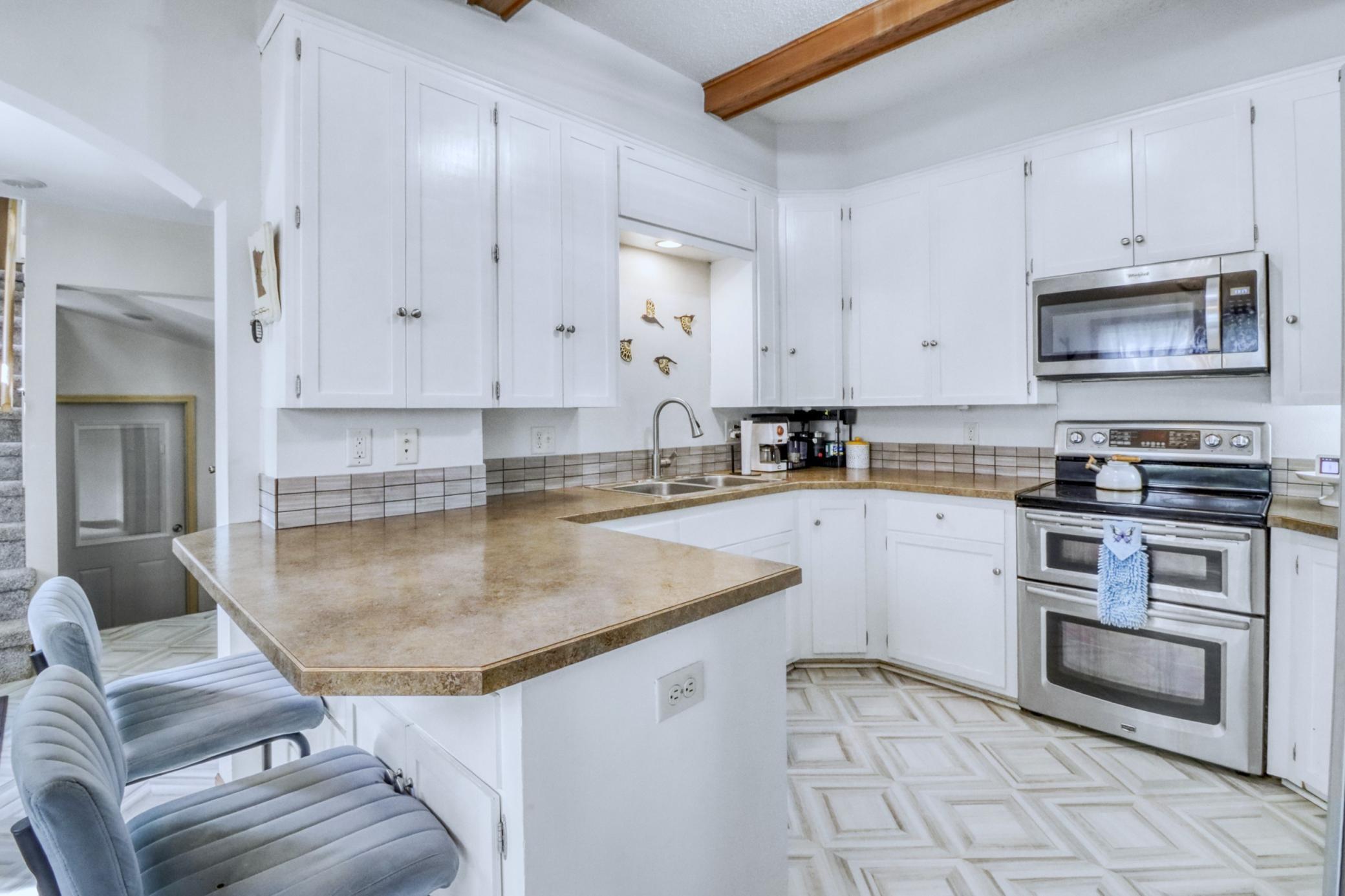 Kitchen1_4.JPG