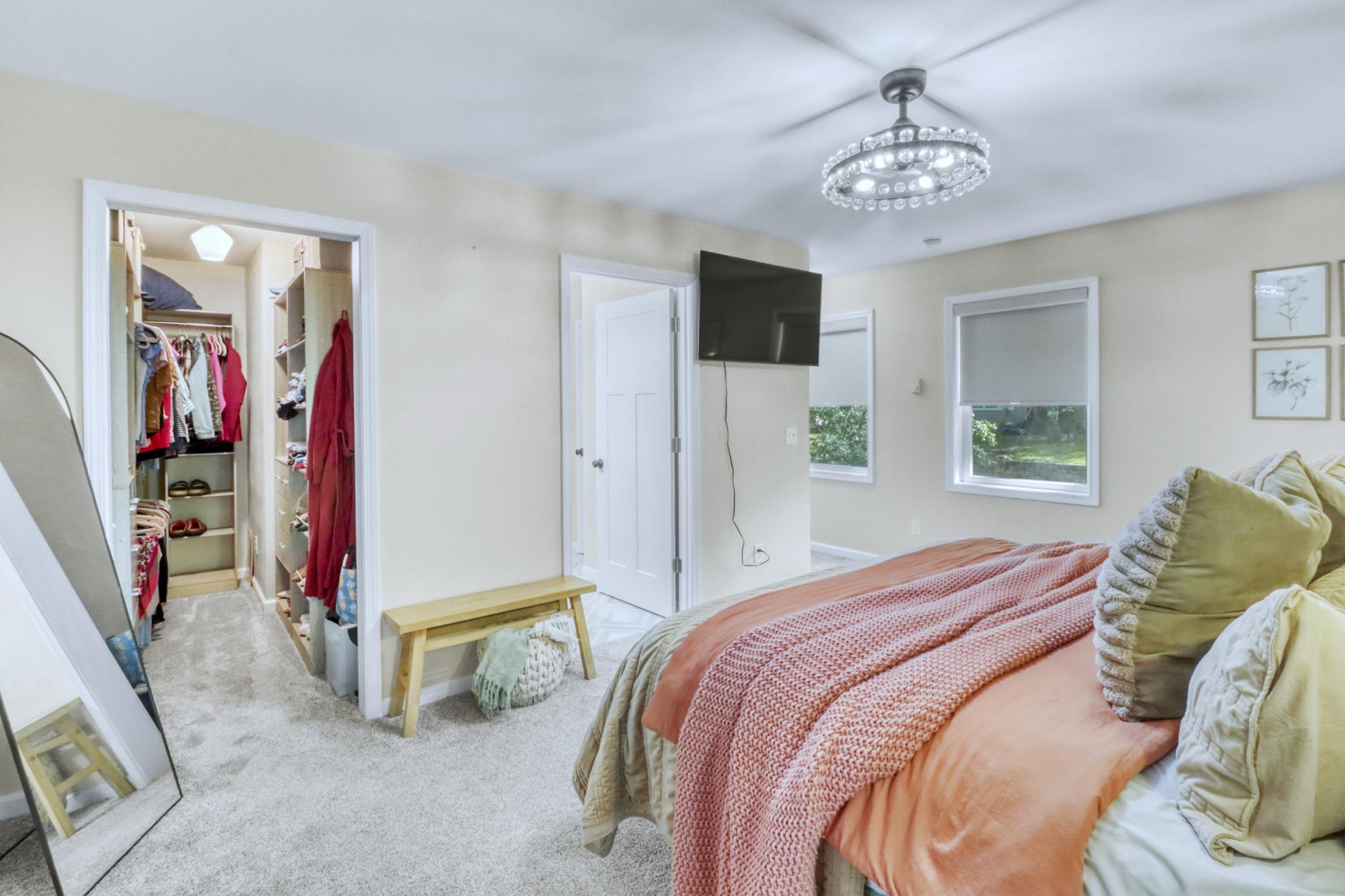 Primary Bedroom1_3.JPG