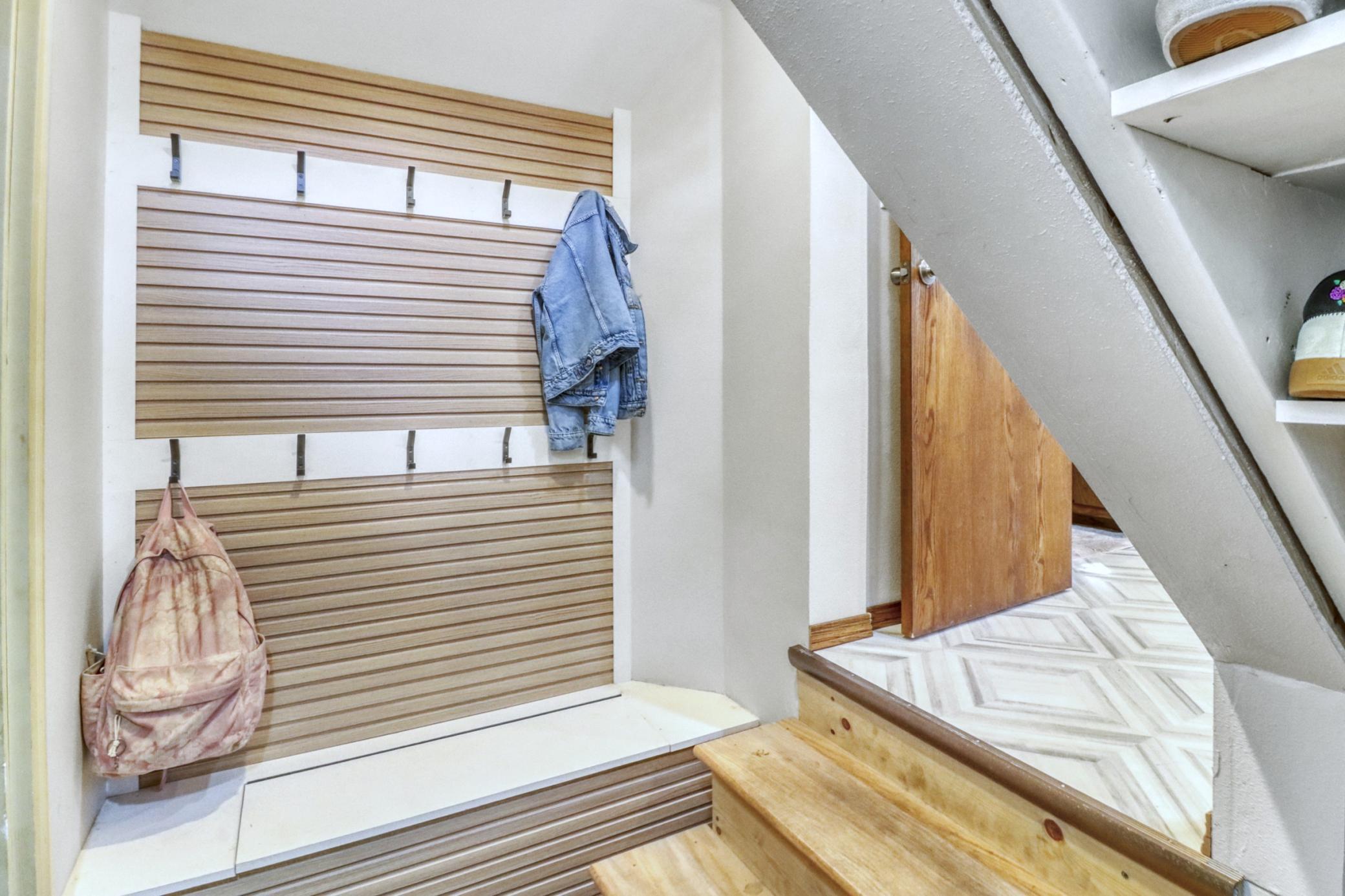 Mudroom1_2.JPG