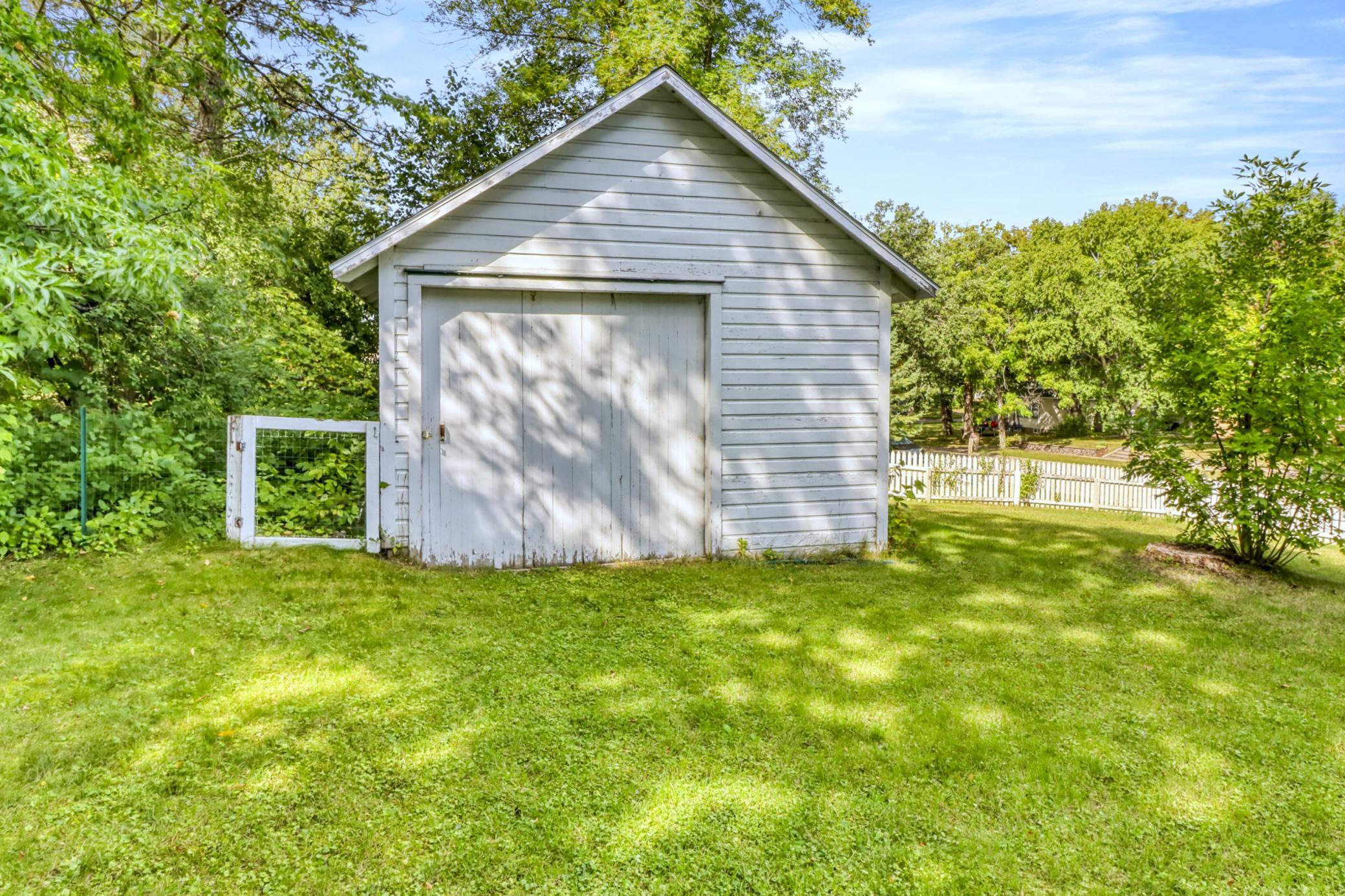Backyard_Shed1_1.JPG