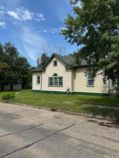 302 Cedar Avenue NW, Cass Lake, MN 56633