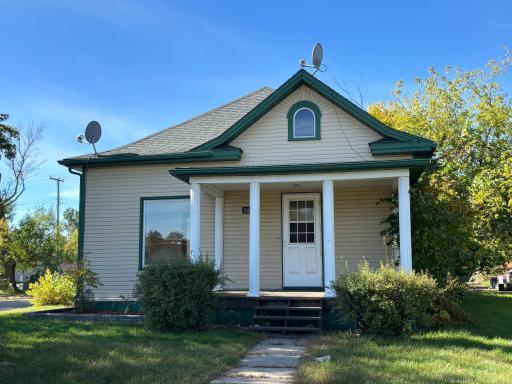 302 Cedar Avenue NW, Cass Lake, MN 56633