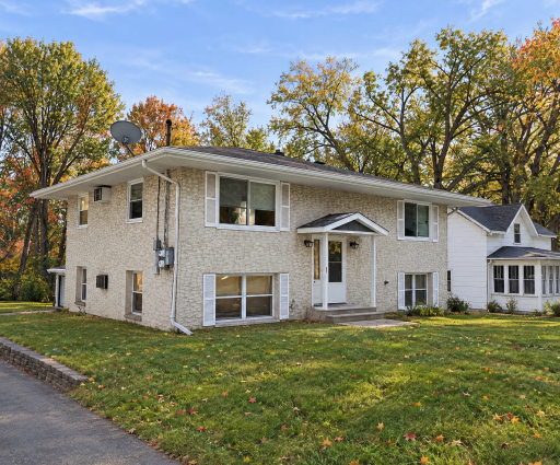 380 Larpenteur Avenue E, Saint Paul, MN 55117