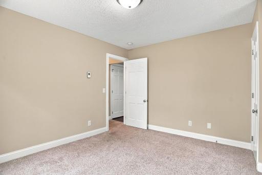 20840 Hidden Ponds Drive, Rogers, MN 55374