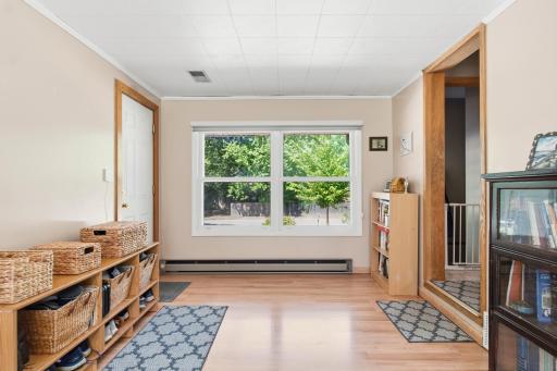 Large main floor family room off the kitchen