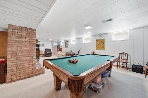 Large lower level 2nd family with a fireplaace