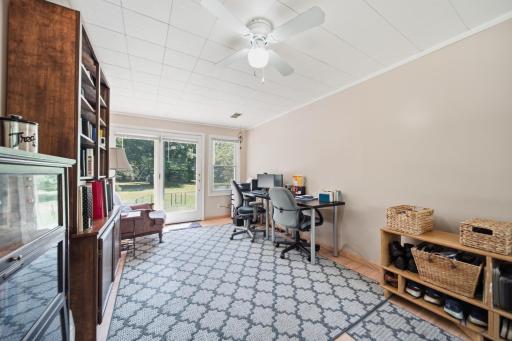 Nice sized main floor family room off the kitchen