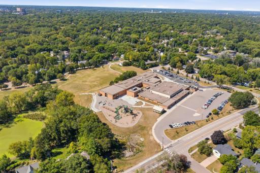 2 blocks to Countryside Elementary School