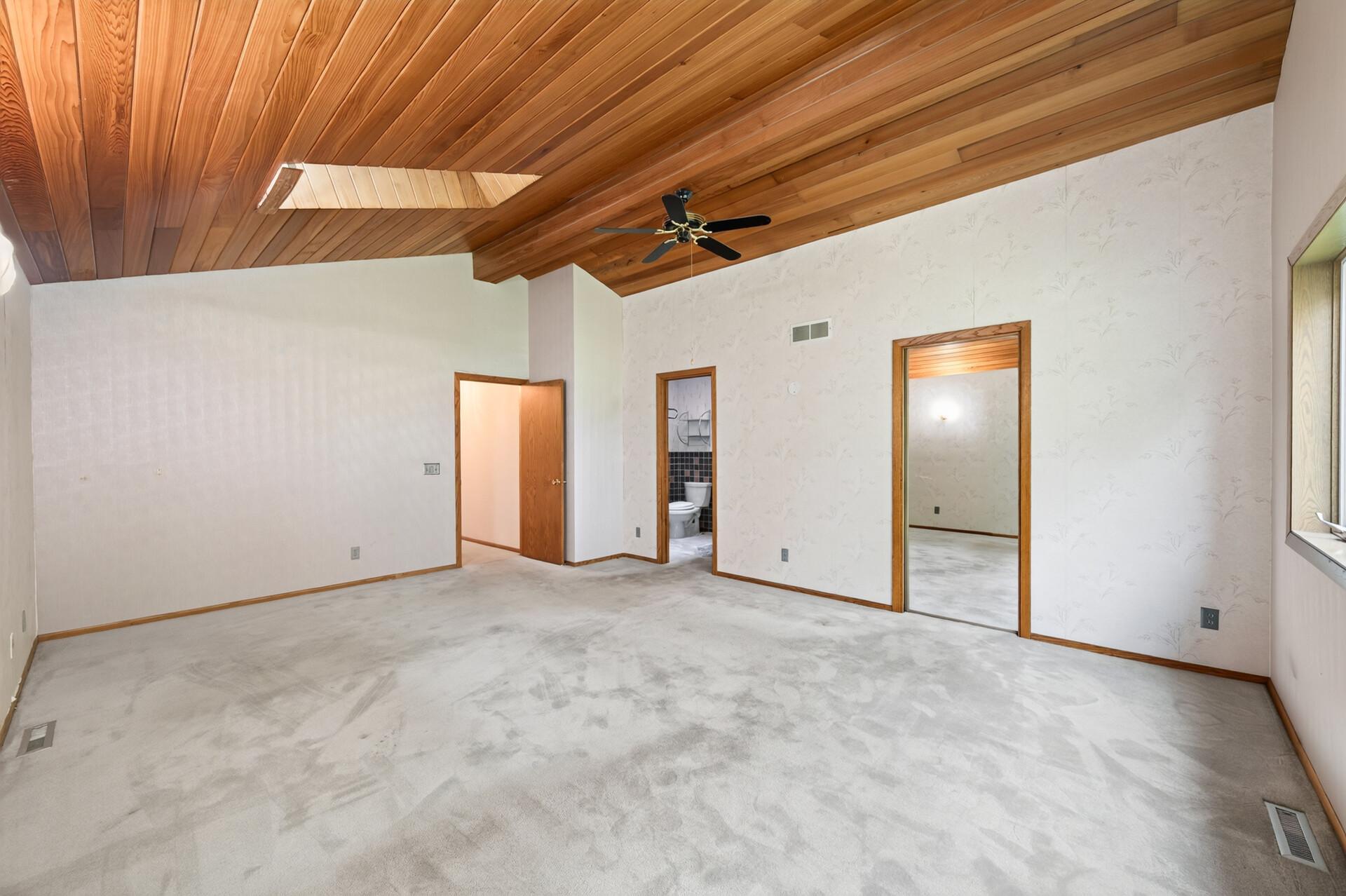 Large primary bedroom with 3/4 bath and large walk in closet!