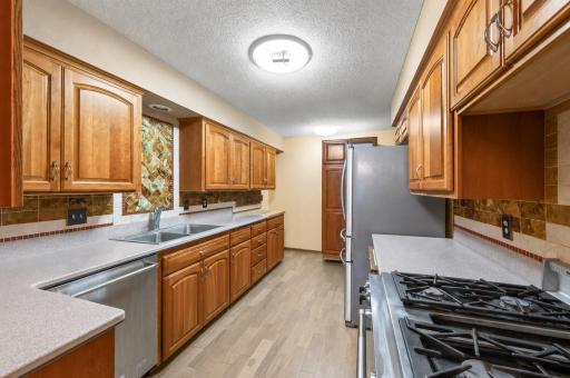 2721 June Avenue N, Golden Valley, MN 55422