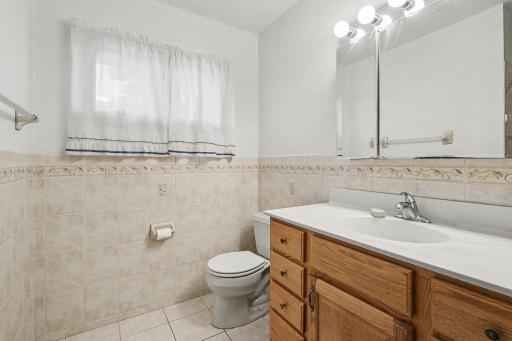 913 7th Avenue E, Shakopee, MN 55379