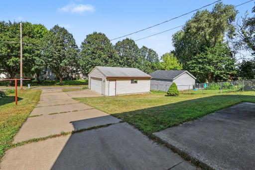 913 7th Avenue E, Shakopee, MN 55379