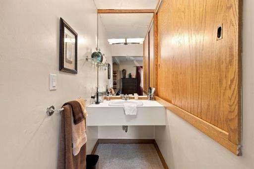 Amdak_1318 7th Street S Fargo ND_INTERIOR_0035.jpg