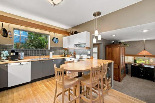 Amdak_1318 7th Street S Fargo ND_INTERIOR_0018.jpg