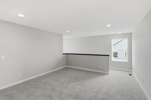 Upper Level Loft - The Silvercreek at 825 Walnut Grove Lane in Oakview Ridge!