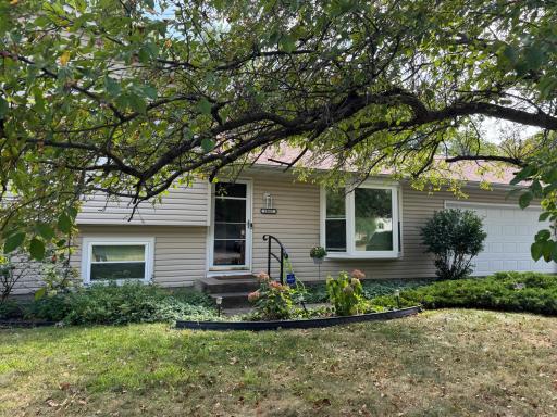 Photo for 10557 104th Place N, Maple Grove, MN 55369 - listing #7136960 10557 104th Place N, Maple Grove, MN 55369