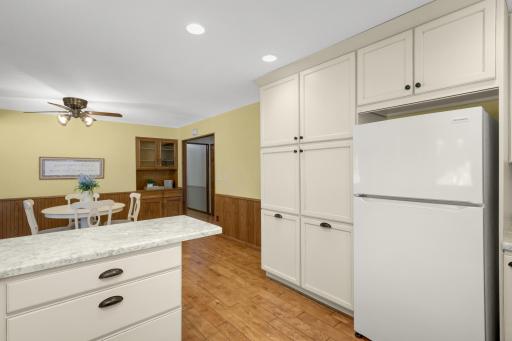 Kitchen appliances include refrigerator (2026), range (2022) and dishwasher (2021).