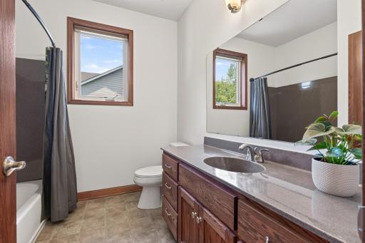 Full Bathroom on the main