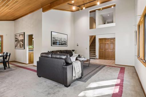 20 Deer Hills Drive, North Oaks, MN 55127